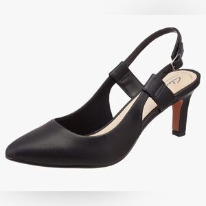 Clark's Size 11 Illaena sky black leather pumps like new